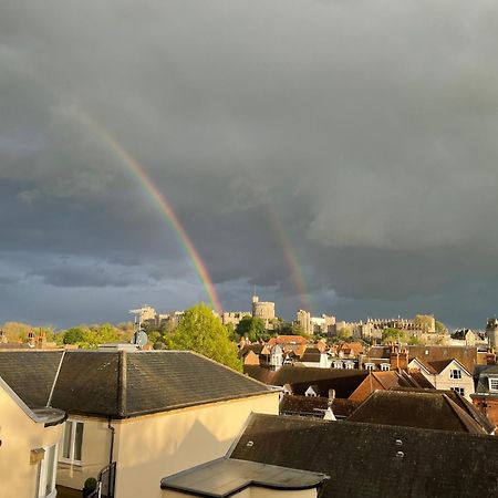 Top Floor En-Suite Double Bedrooms With Great View Of Windsor Castle & Free Parking Extérieur photo