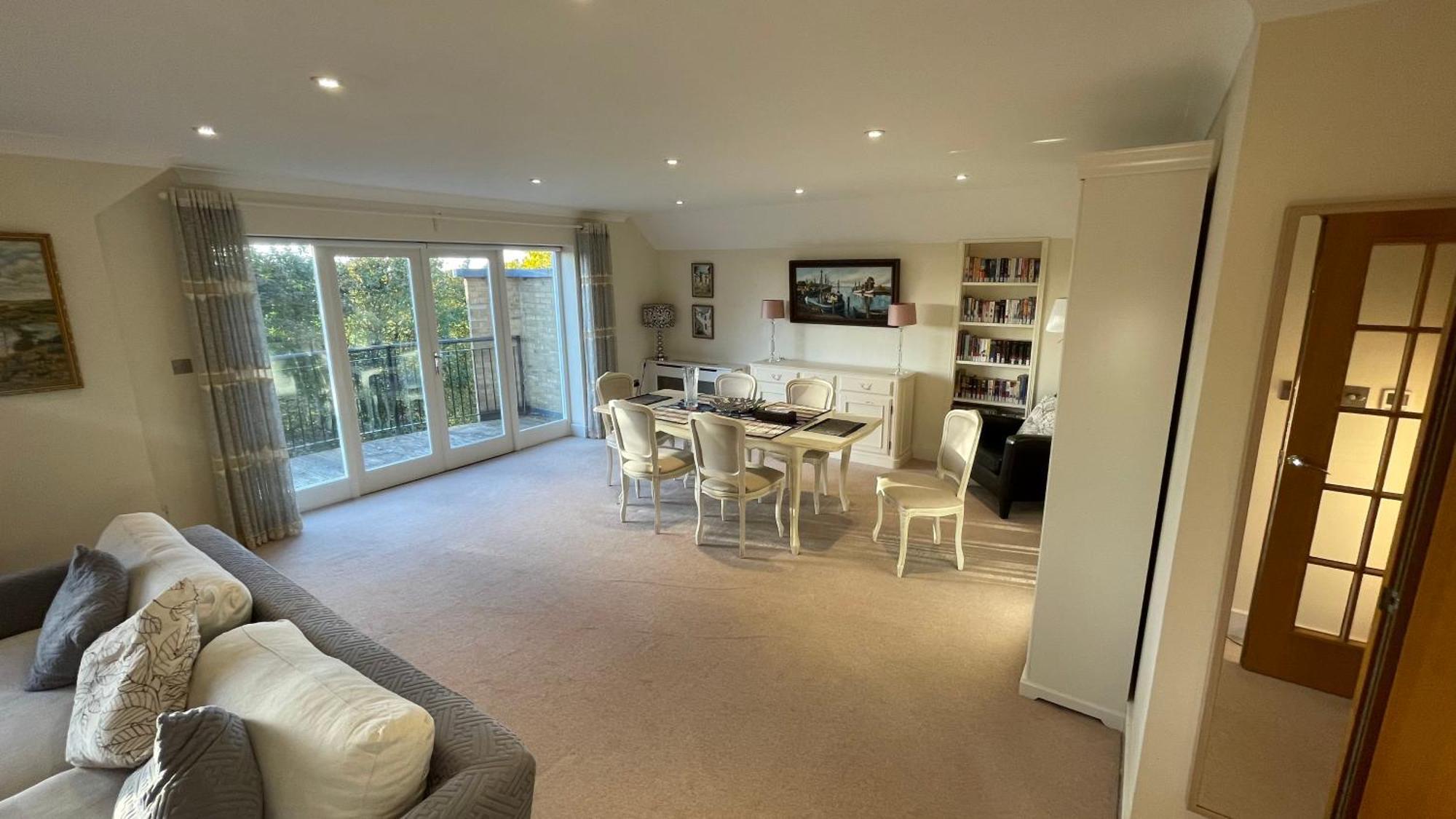 Top Floor En-Suite Double Bedrooms With Great View Of Windsor Castle & Free Parking Extérieur photo