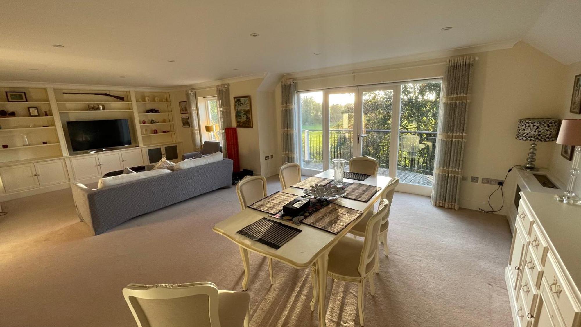 Top Floor En-Suite Double Bedrooms With Great View Of Windsor Castle & Free Parking Extérieur photo