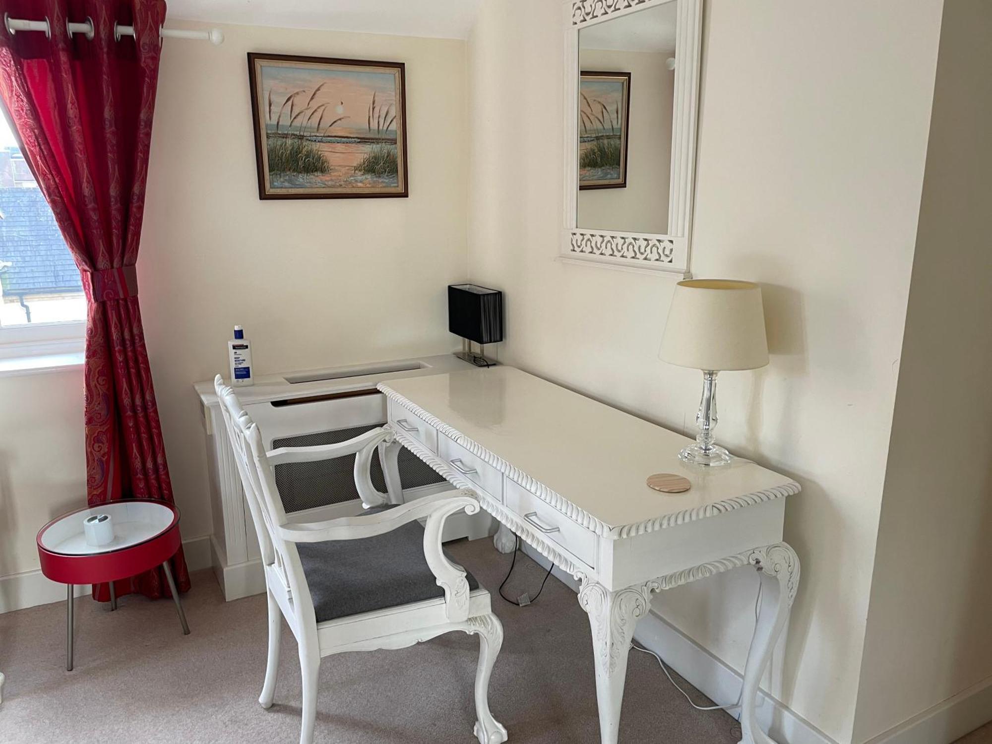 Top Floor En-Suite Double Bedrooms With Great View Of Windsor Castle & Free Parking Extérieur photo