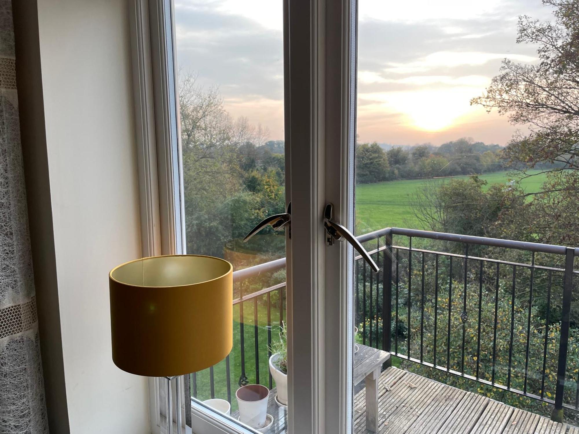 Top Floor En-Suite Double Bedrooms With Great View Of Windsor Castle & Free Parking Extérieur photo