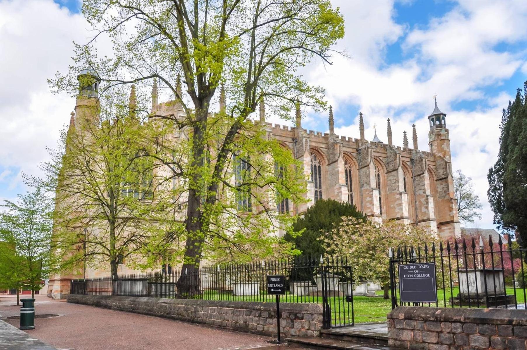 Top Floor En-Suite Double Bedrooms With Great View Of Windsor Castle & Free Parking Extérieur photo