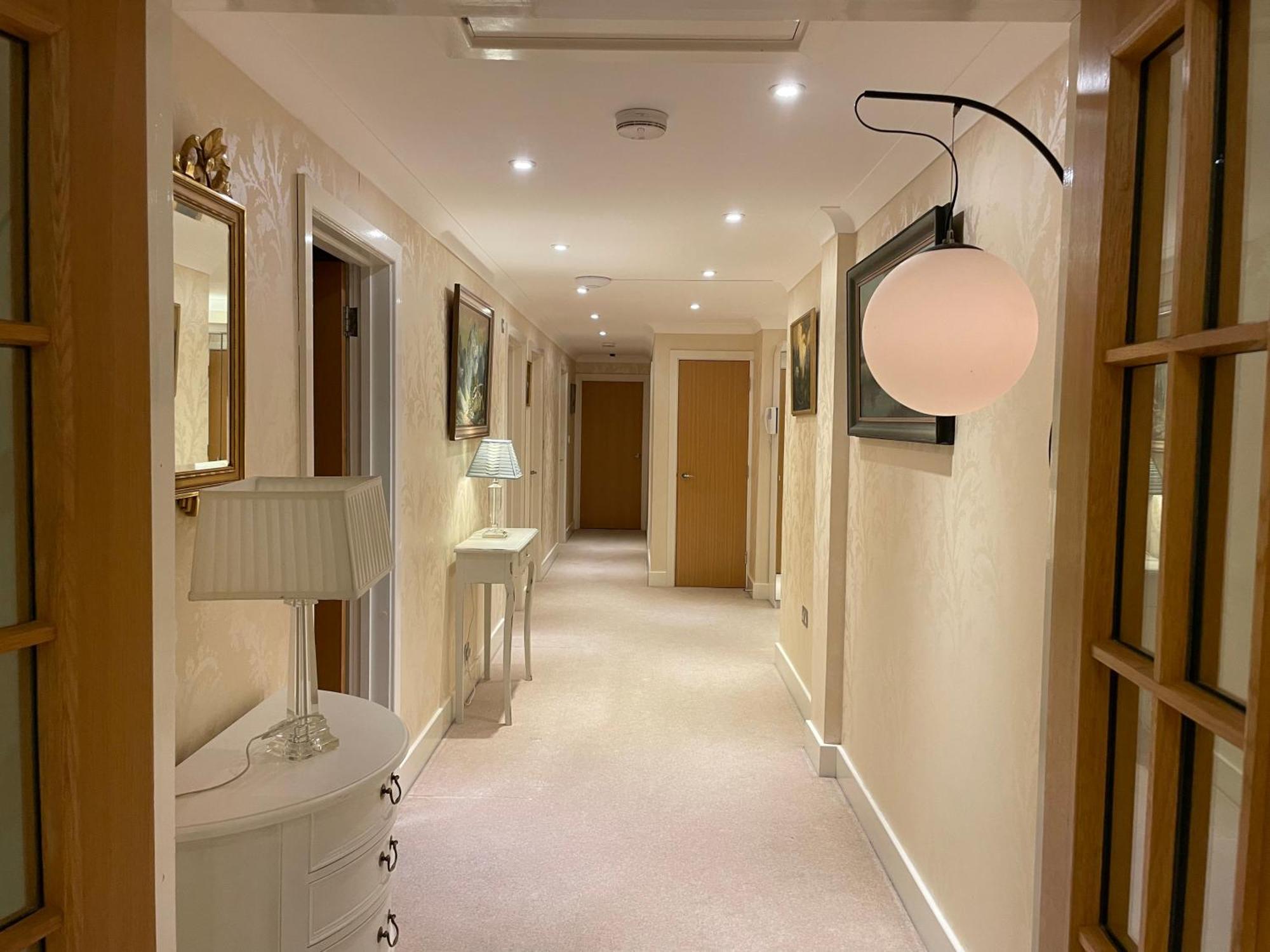 Top Floor En-Suite Double Bedrooms With Great View Of Windsor Castle & Free Parking Extérieur photo