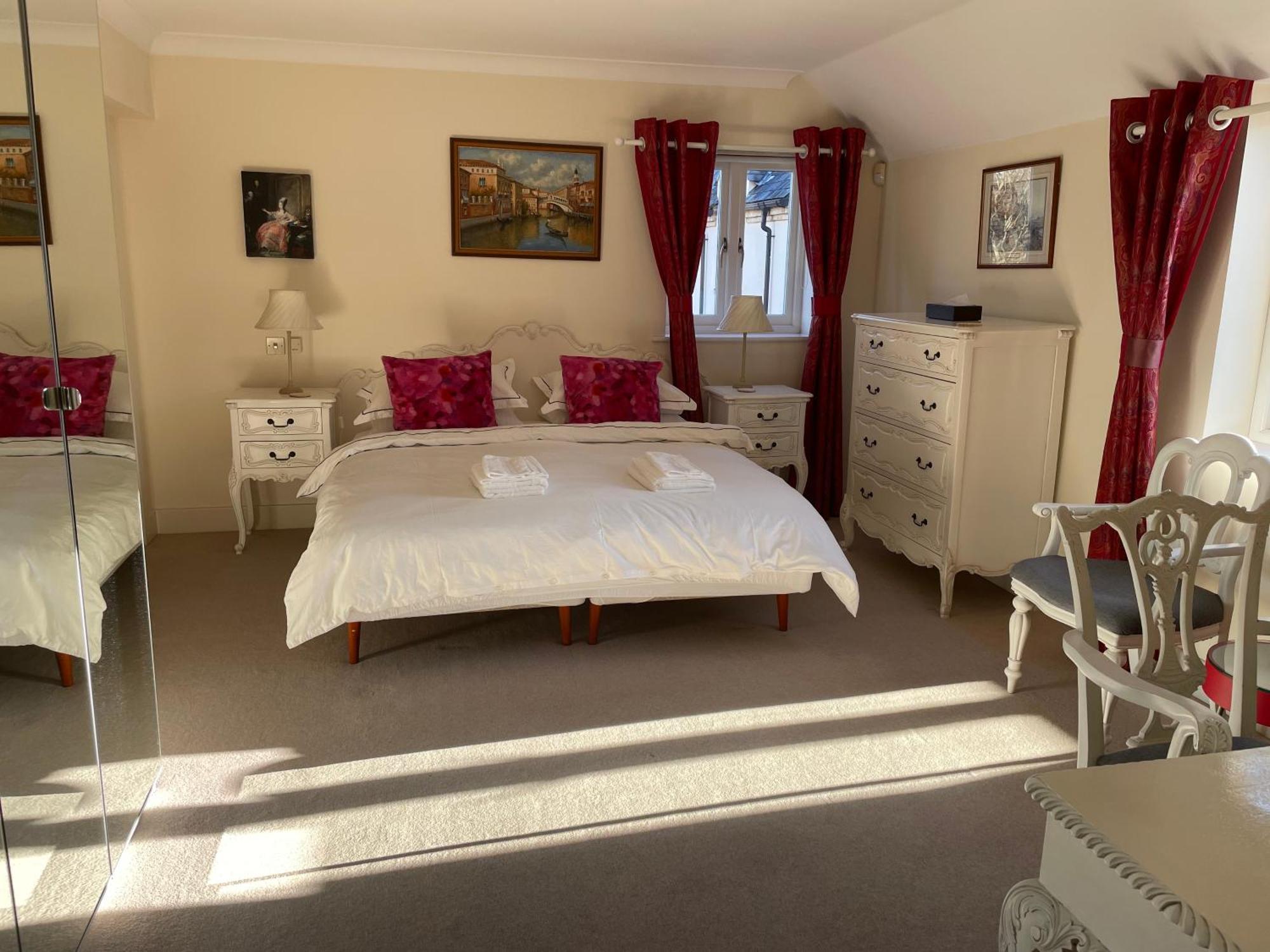 Top Floor En-Suite Double Bedrooms With Great View Of Windsor Castle & Free Parking Extérieur photo