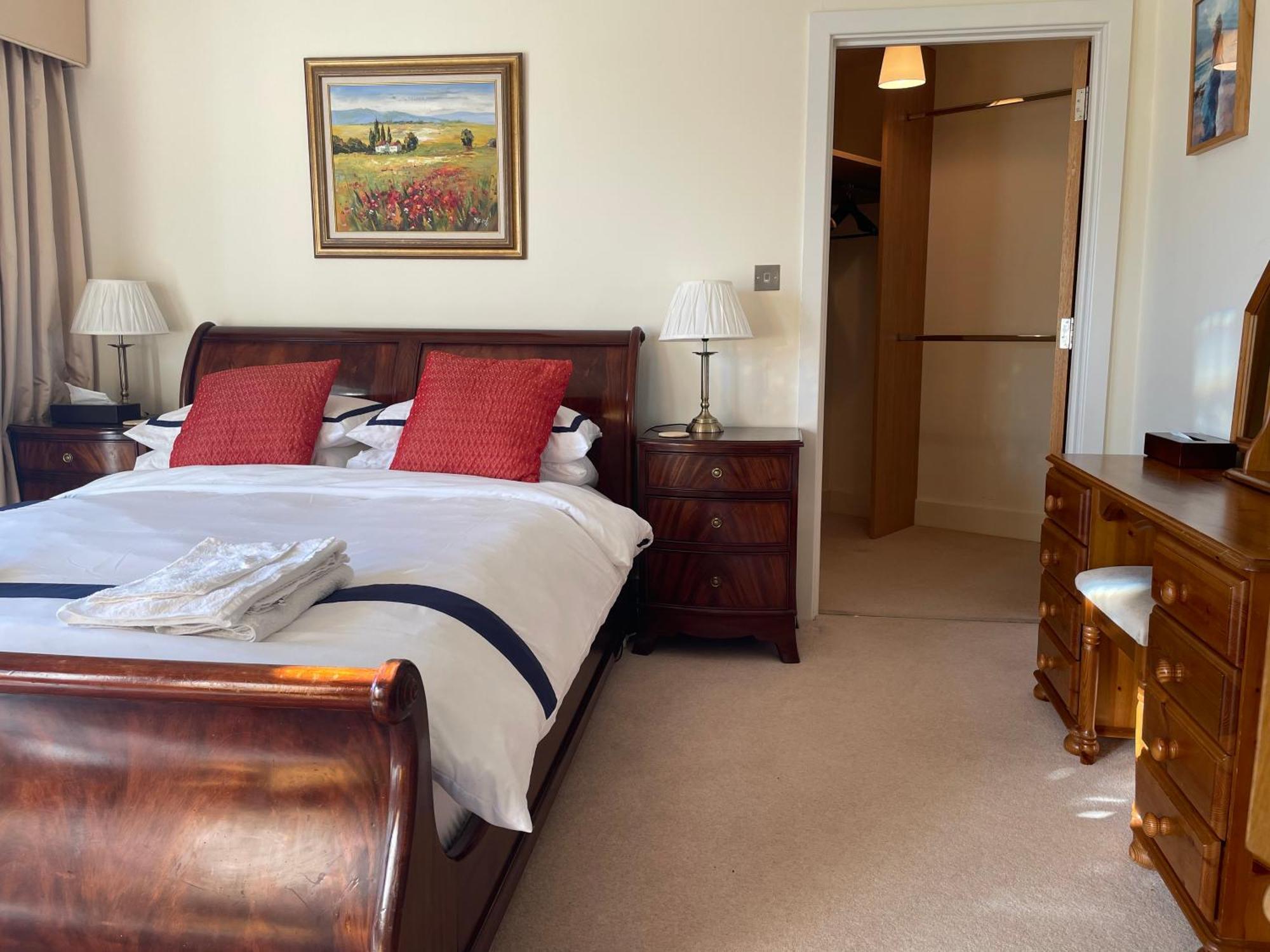 Top Floor En-Suite Double Bedrooms With Great View Of Windsor Castle & Free Parking Extérieur photo