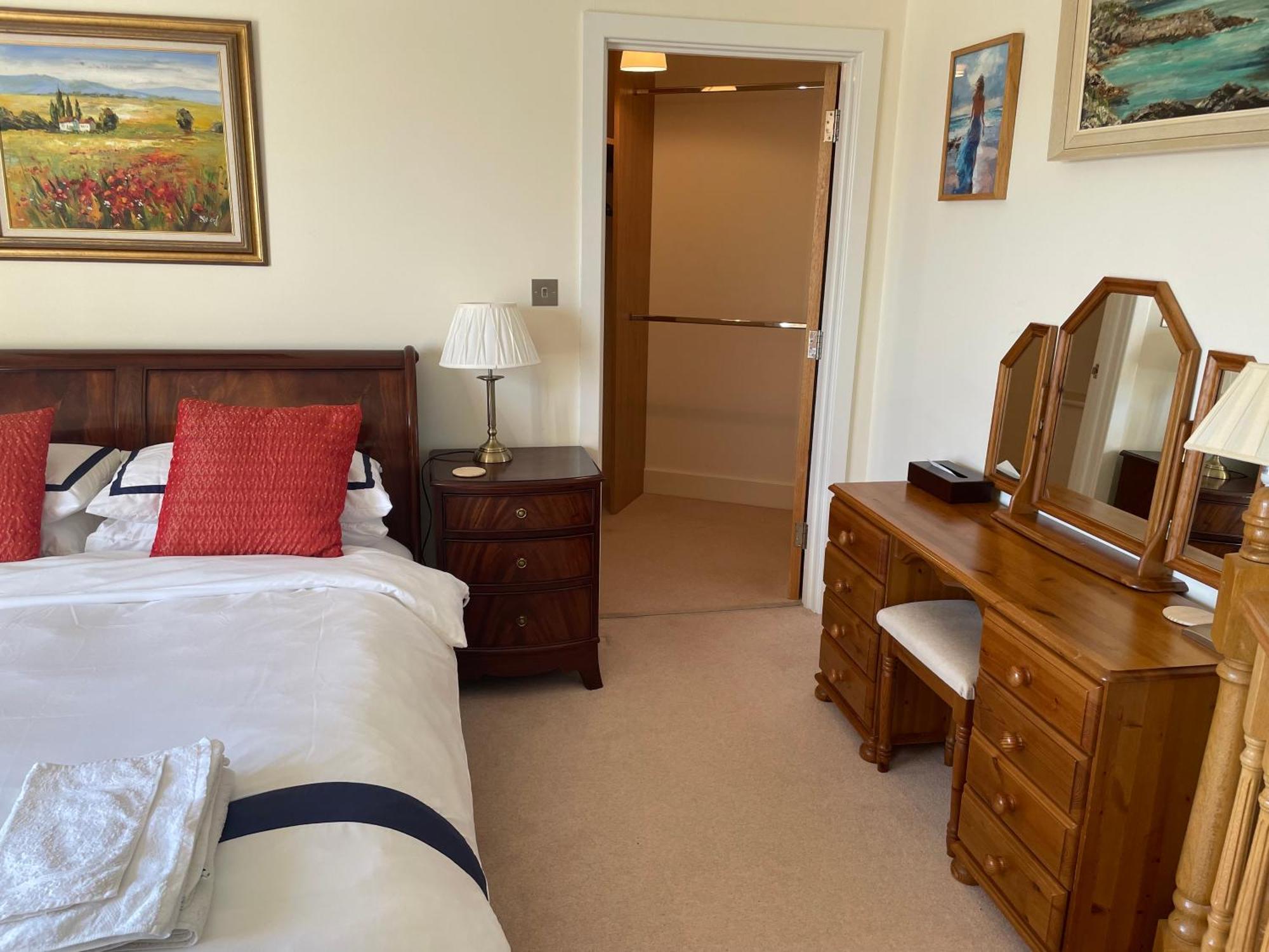 Top Floor En-Suite Double Bedrooms With Great View Of Windsor Castle & Free Parking Extérieur photo
