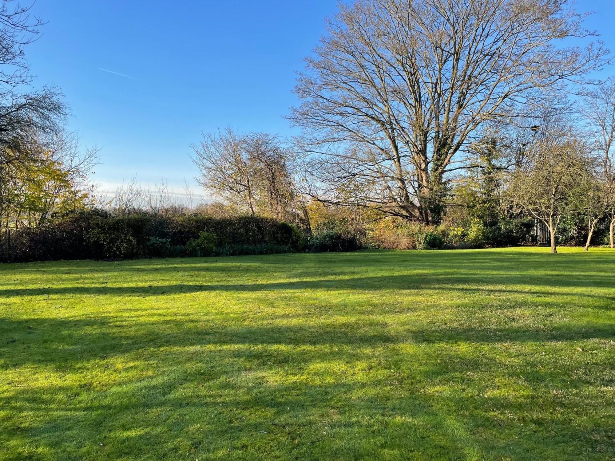 Top Floor En-Suite Double Bedrooms With Great View Of Windsor Castle & Free Parking Extérieur photo