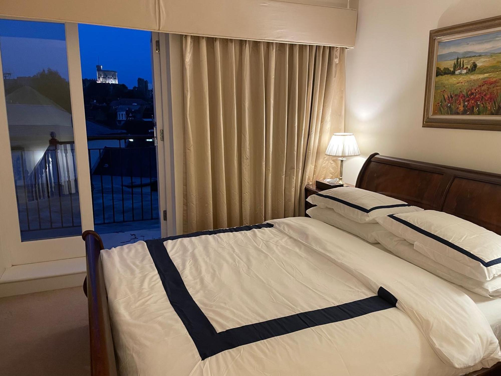 Top Floor En-Suite Double Bedrooms With Great View Of Windsor Castle & Free Parking Extérieur photo